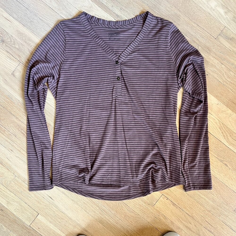 NWOT Patagonia Long Sleeve V Neck Shirt Womens XL